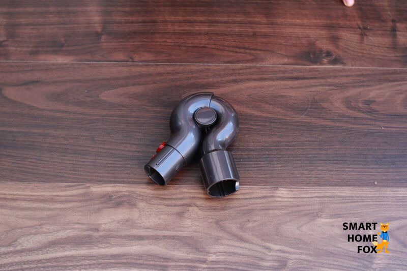 The angled tube of the Dyson V7 Motorhead